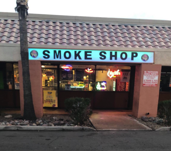 Gmommy's Smoke Shop storefront in Mesa, Arizona